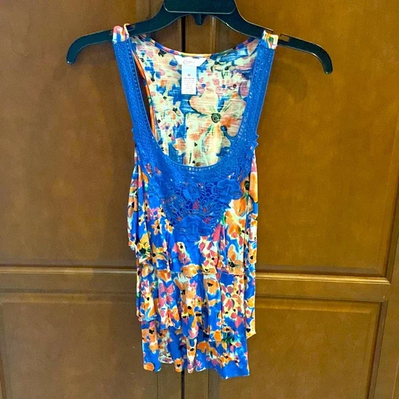 Candies Blouse - Picture 2 of 3